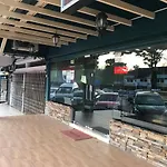 Oyo 90487 K Threegod Hotel