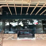 Oyo 90487 K Threegod Hotel