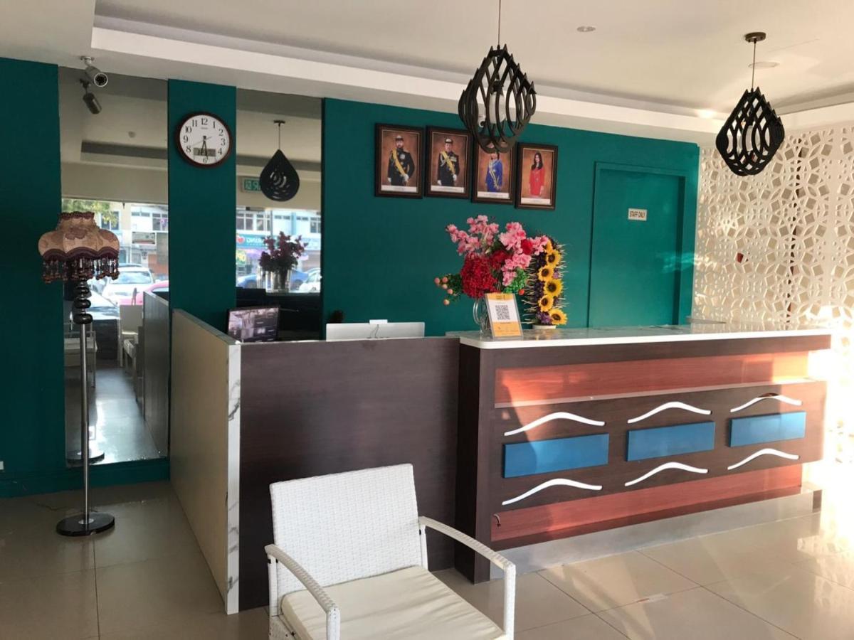 Oyo 90487 K Threegod Johor Bahru