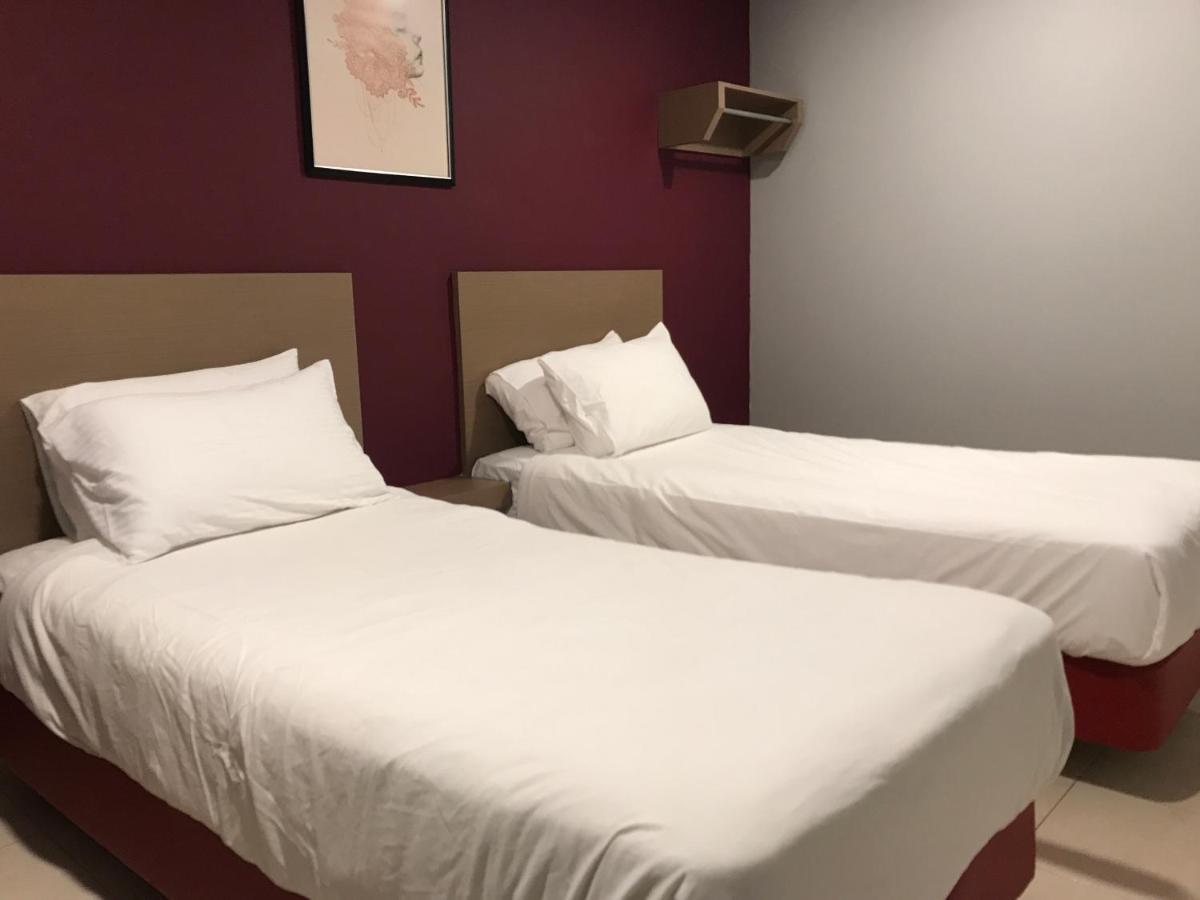 Oyo 90487 K Threegod Johor Bahru
