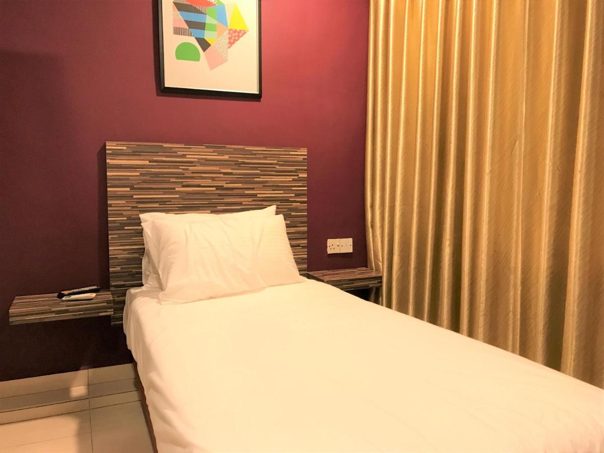 Oyo 90487 K Threegod Hotel