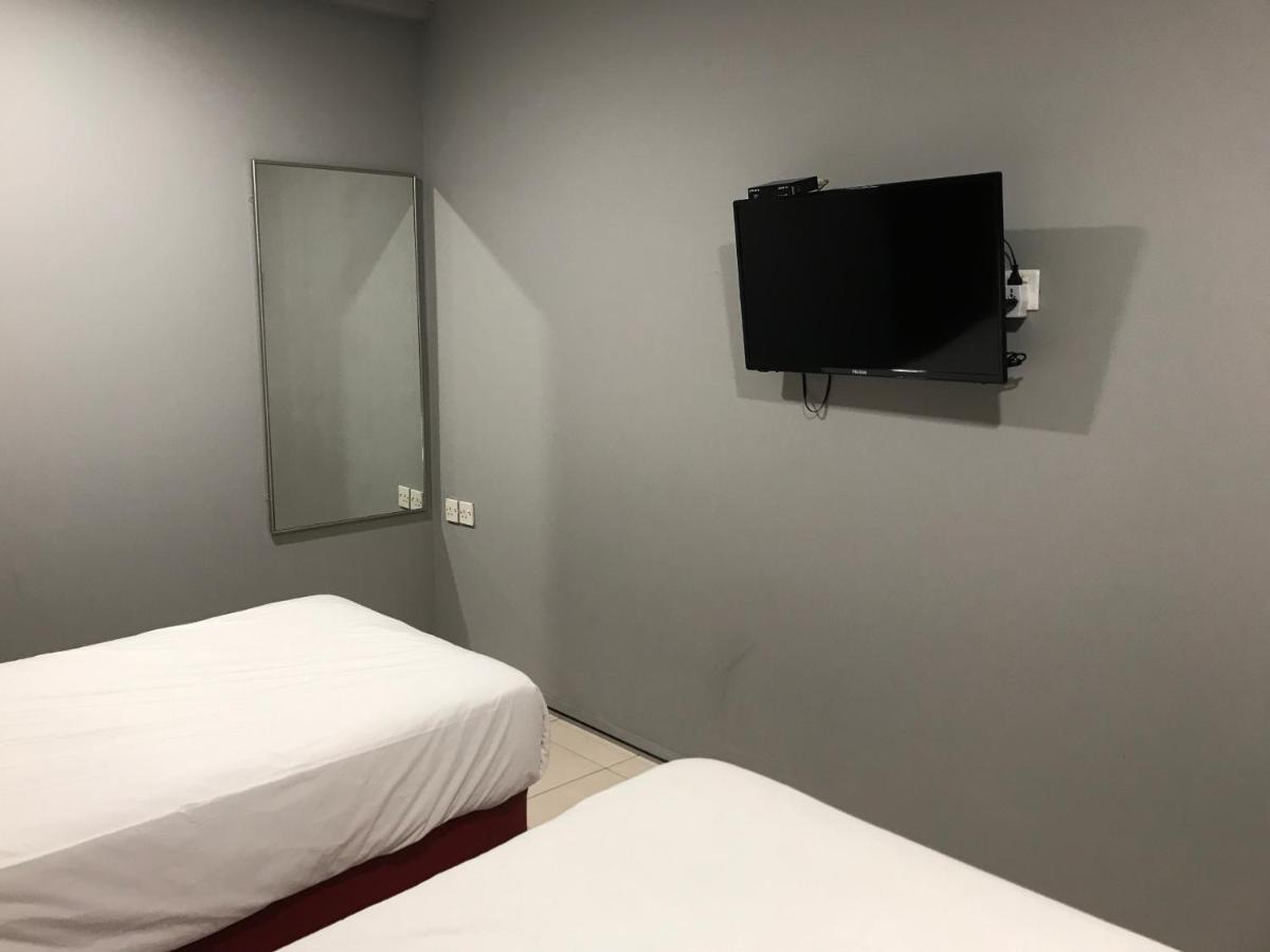 Hotel Oyo 90487 K Threegod Johor Bahru